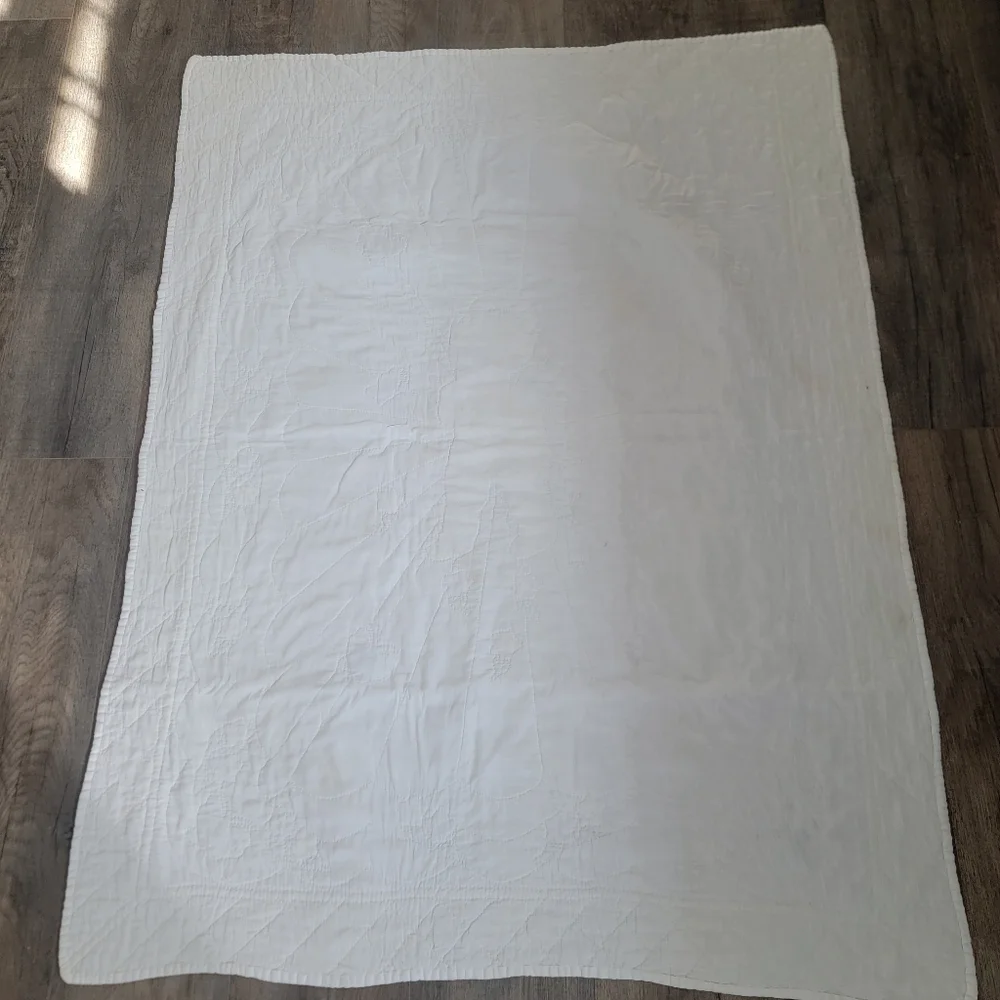 Vintage Handmade Hand Quilted Baby Quilt Blanket Embroidery Nursery 37”x49”
